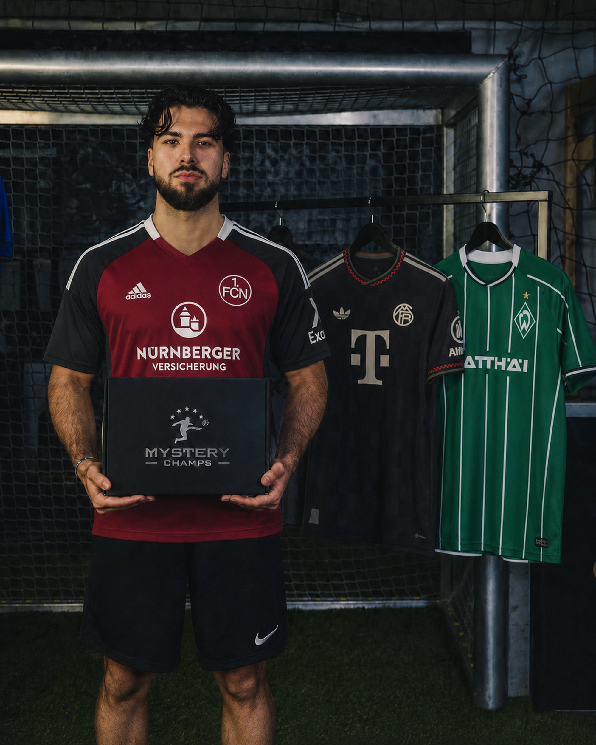 Bundesliga Mystery Box mit Fußballtrikots von Nürnberg, Bayern München und Werder Bremen