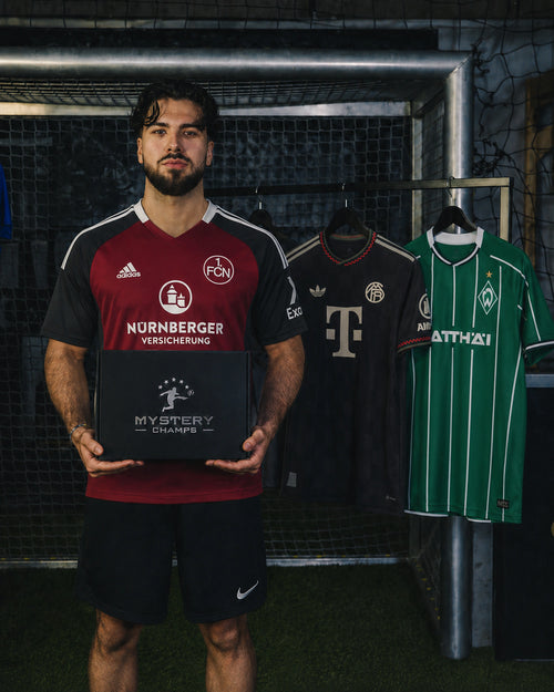 Bundesliga Mystery Box mit Fußballtrikots von Nürnberg, Bayern München und Werder Bremen