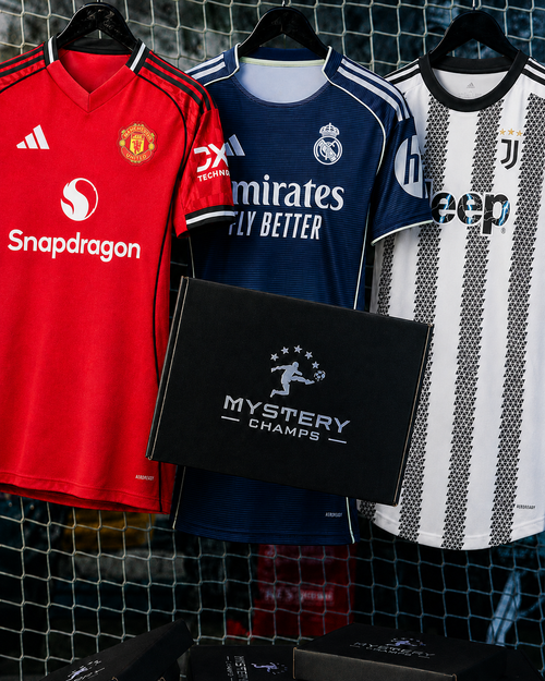 Damen Trikot Mystery Box mit Manchester United, Real Madrid und Juventus Trikots von Mystery Champs
