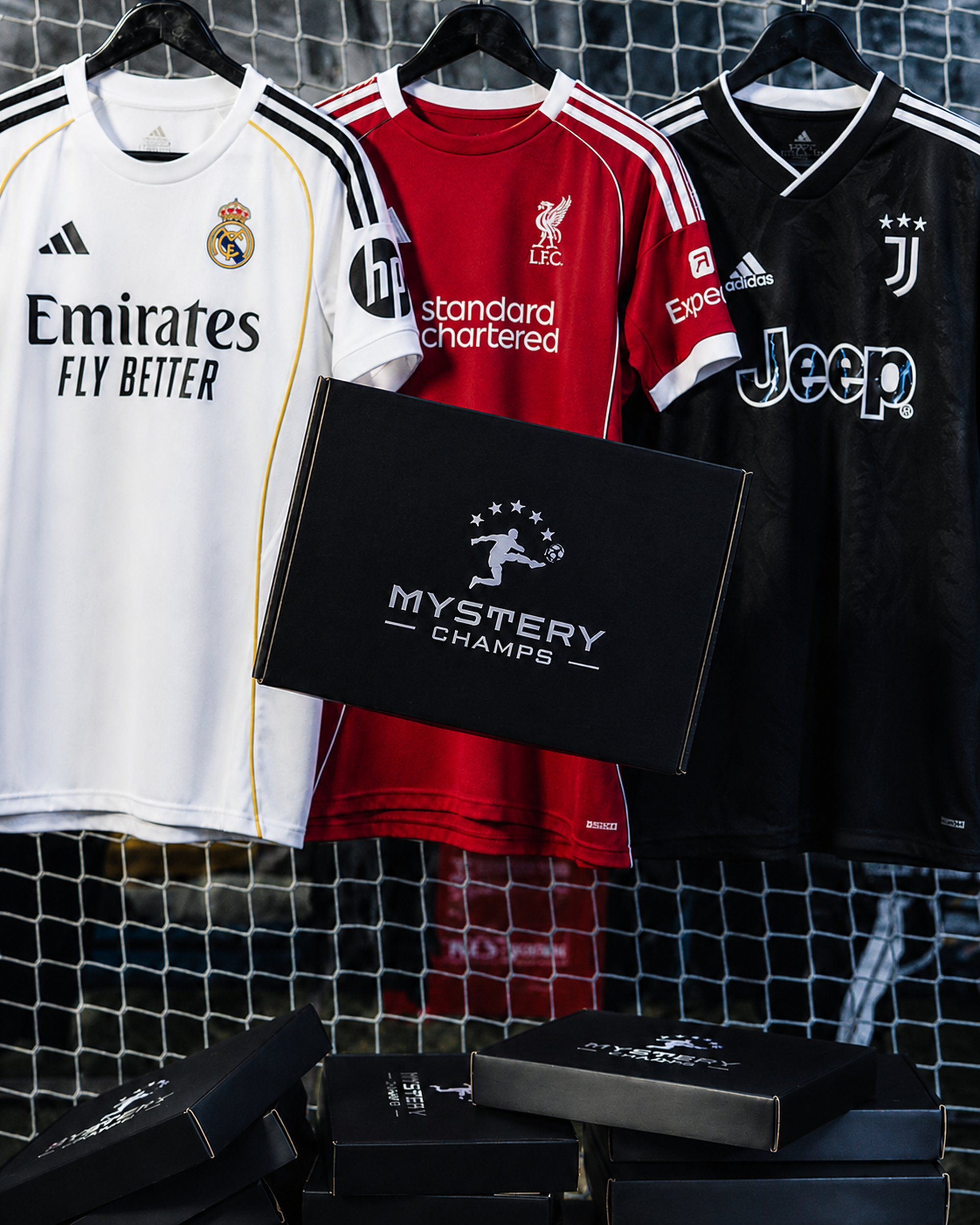 Kids Premium Trikot Mystery Box mit original Kinder-Fußballtrikots von Mystery Champs